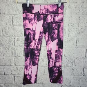 Under Armour Pink Patterned Capri Leggings XS